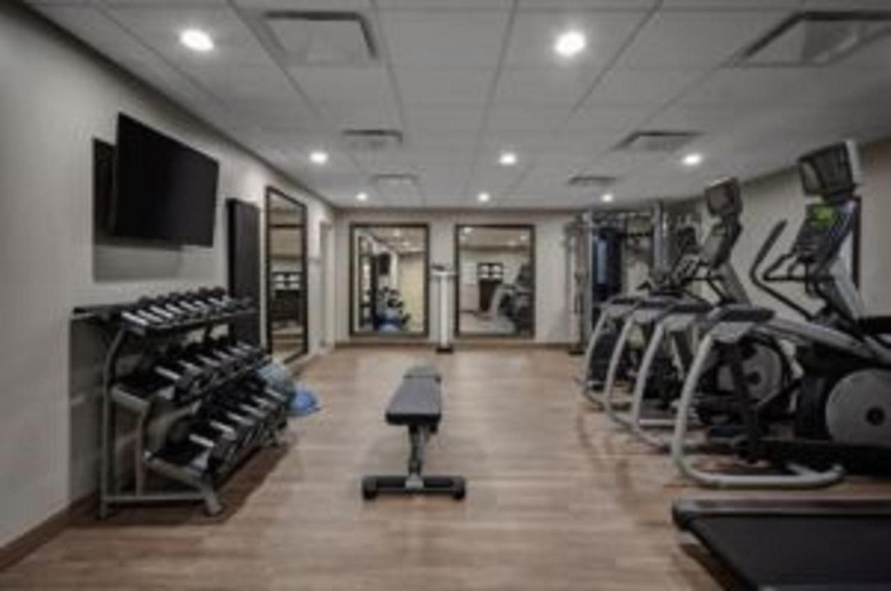 Staybridge Suites Dearborn By Ihg Exterior foto